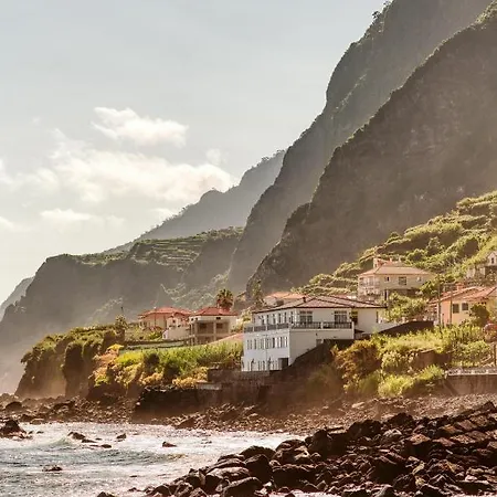 The Waves By Amazing Madeira Сан-Висенти